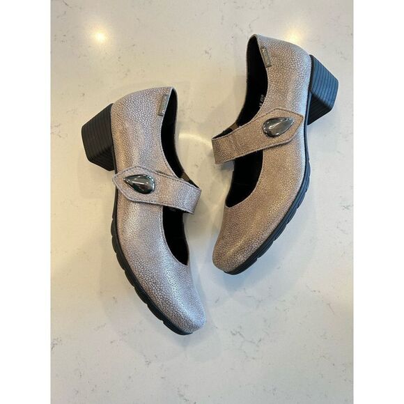 Mephisto Metallic taupe Heeled Mary Jane shoes size 7 comfort - Picture 1 of 9